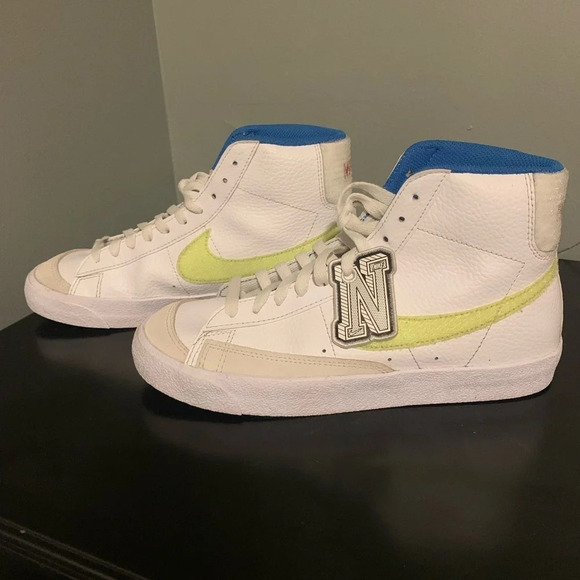 Nike Blazer Mid 77 White Lemon Velcro hi top size 7Y - Picture 1 of 7
